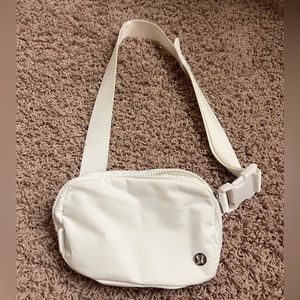 WHITE LULULEMON BELT BAG